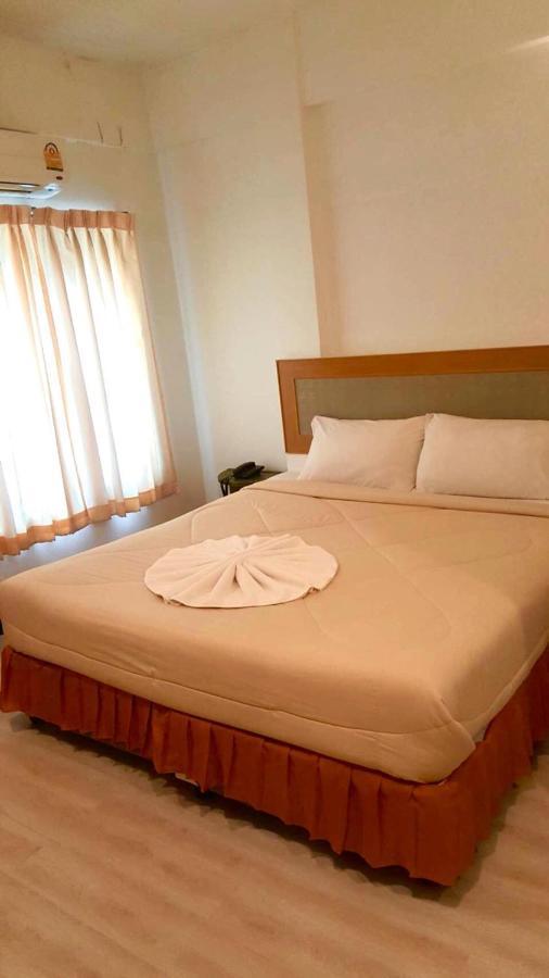 Polkadot Hostel Phitszanulok Kültér fotó