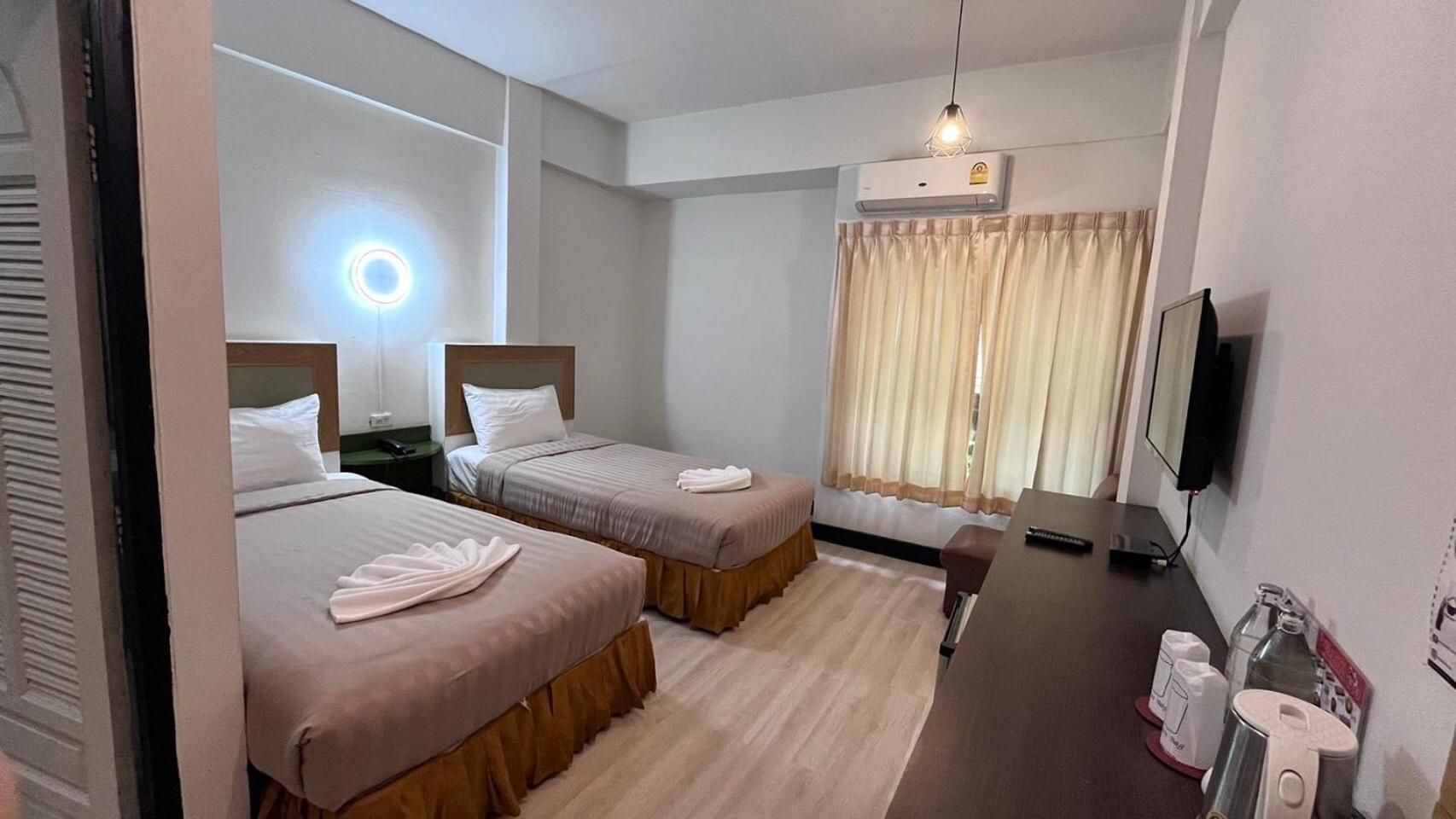 Polkadot Hostel Phitszanulok Kültér fotó